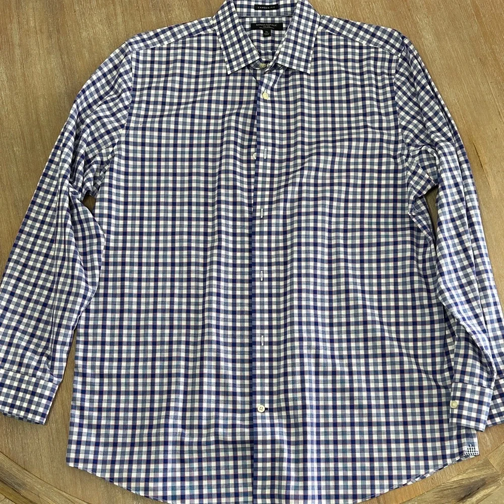 Banana Republic Blue and White Checkered‎ Men's Shirt